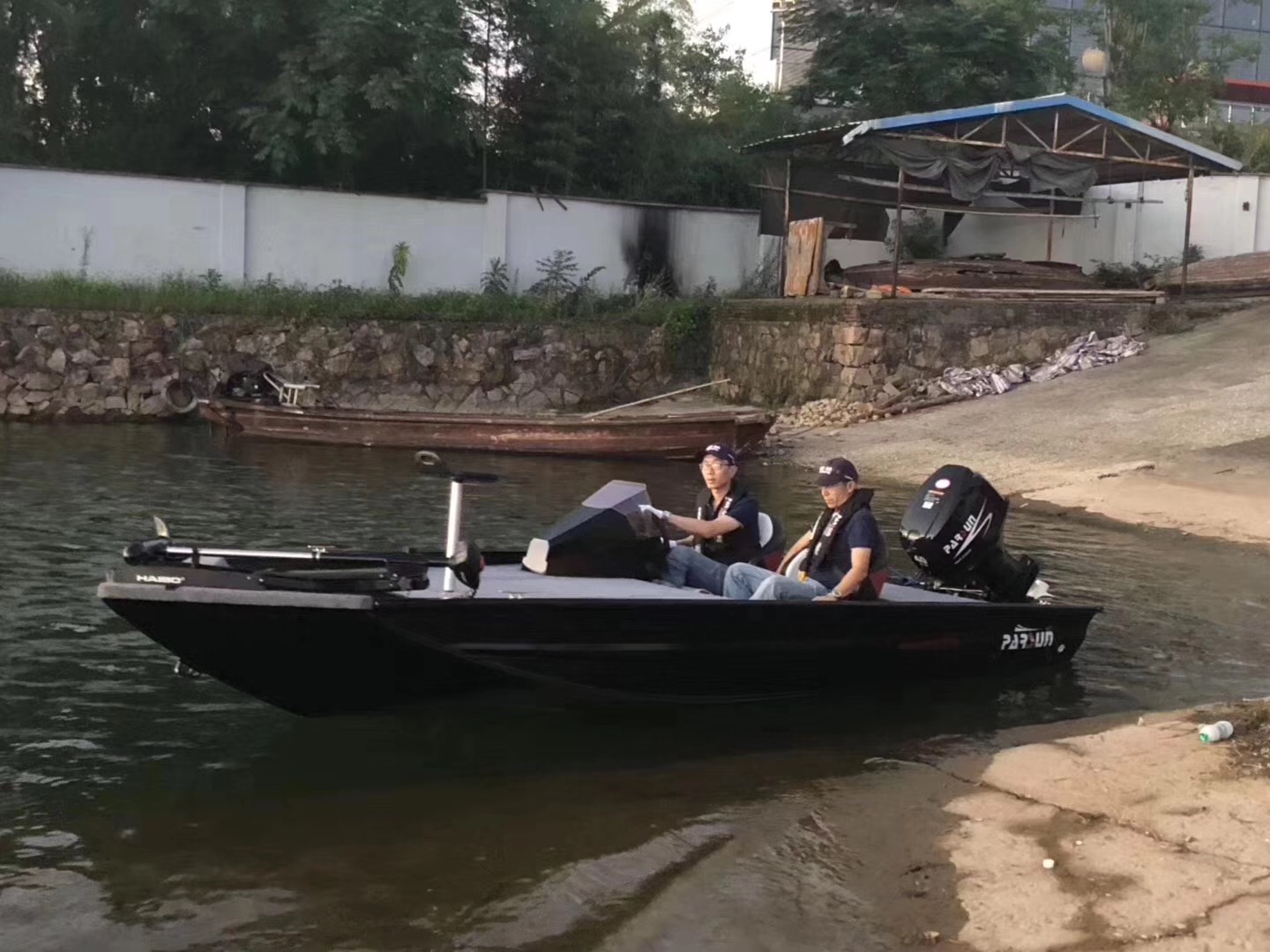 518型鋁合金釣魚(yú)路亞艇