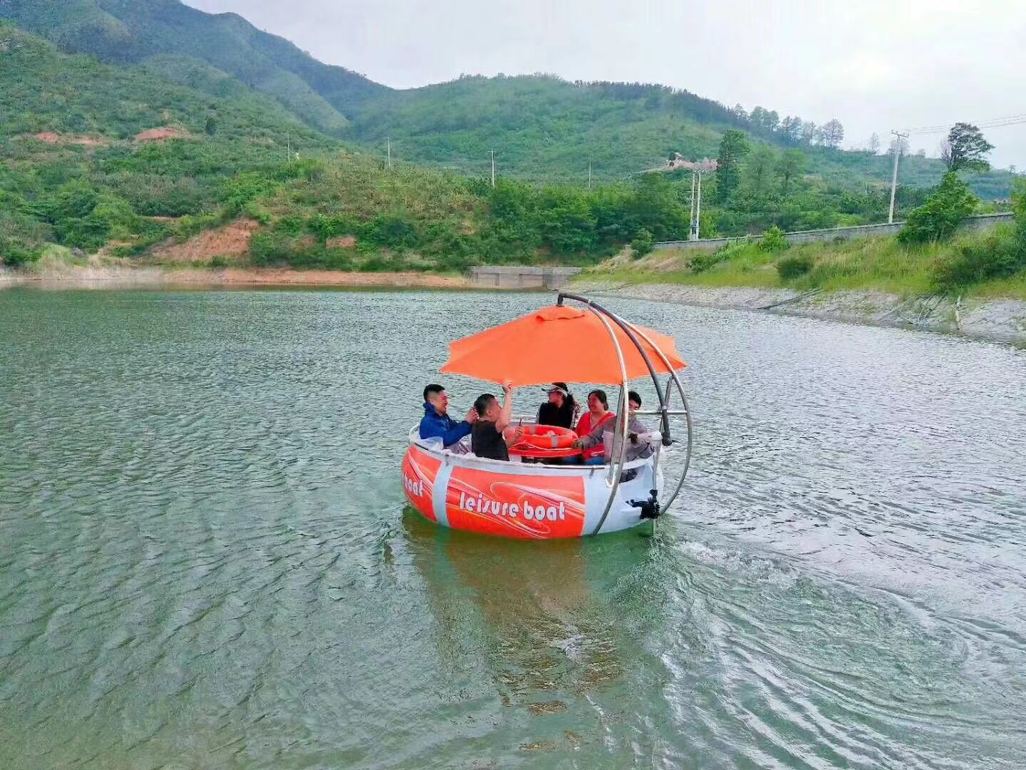 玻璃鋼圓型燒烤船、電動(dòng)船、麻將休閑船